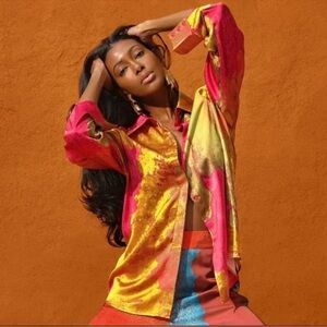 ANDREA IYAMAH VANA SHIRT, NWT, XS (Fits Up To Medium)
$174 $230
Size: XS